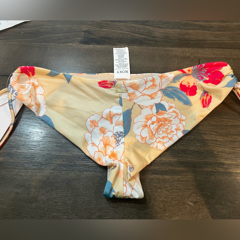 roxy bikini bottoms - Picture 2 of 5